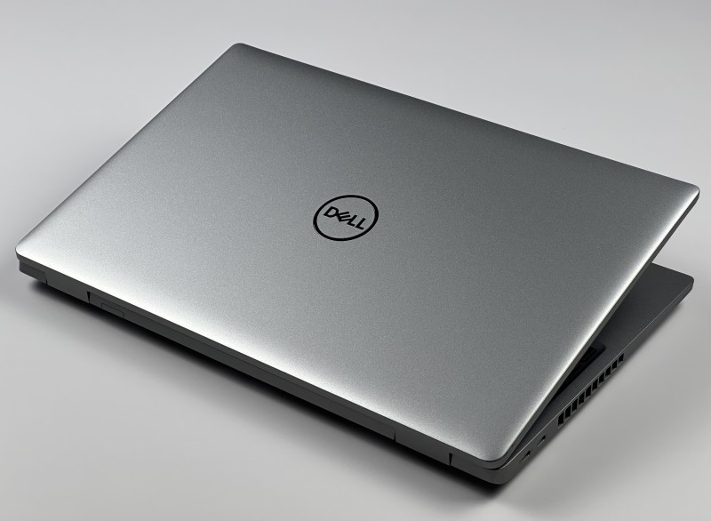 Dell Latitude 5531 i5-12500H, 15,6" FHD – wydajny laptop biznesowy do pracy biurowej i mobilnej z klawiaturą US i polskimi znakami.