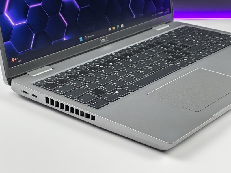 DELL Precision 3561 i7-11800H z dedykowaną kartą T600 (4GB). Wydajny laptop 15,6” FHD - do analiz, projektów inżynierskich i multitaskingu.