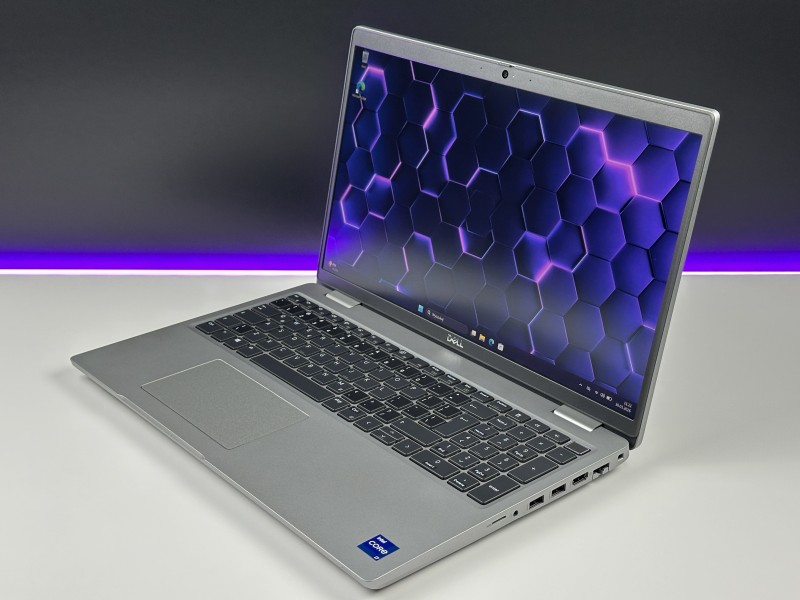 DELL Precision 3561 i7-11800H z dedykowaną kartą T600 (4GB). Wydajny laptop 15,6” FHD - do analiz, projektów inżynierskich i multitaskingu.