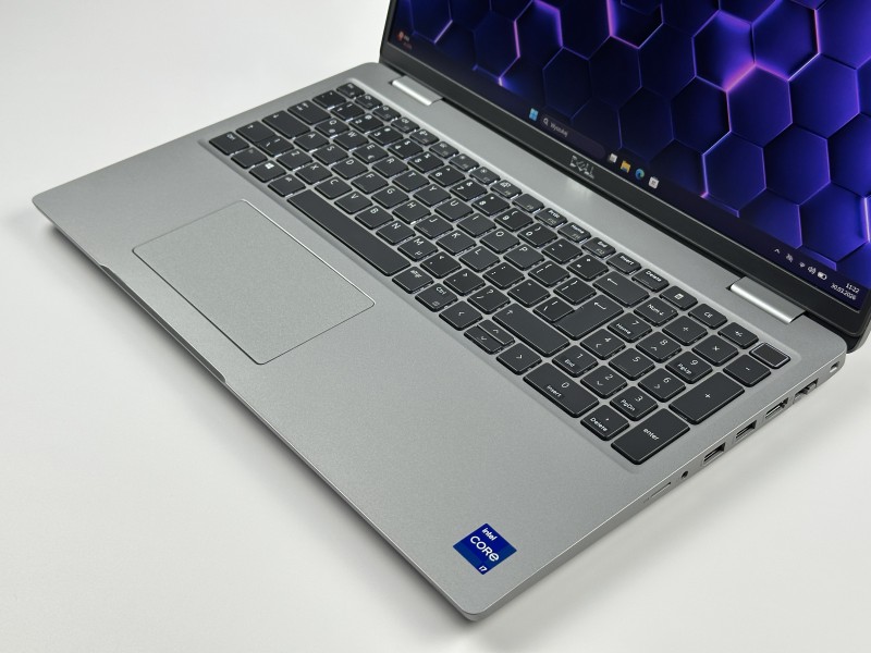 DELL Precision 3561 i7-11800H z dedykowaną kartą T600 (4GB). Wydajny laptop 15,6” FHD - do analiz, projektów inżynierskich i multitaskingu.