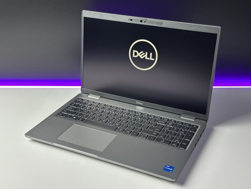 Dell Precision 3561 i5-11400H, T600 (4GB), dotykowa matryca 15,6" FHD – mobilna stacja robocza do CAD i projektowania z klawiaturą US.