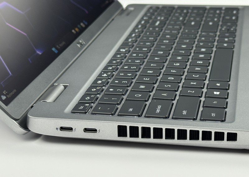 Dell Precision 3561 i5-11400H, T600 (4GB), dotykowa matryca 15,6" FHD – mobilna stacja robocza do CAD i projektowania z klawiaturą US.