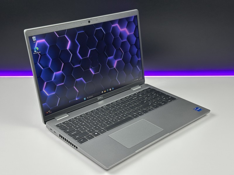 Dell Precision 3560 i7-1185G7, T500 (2GB), ekran 15,6" FHD – mobilna stacja robocza do CAD, projektowania i pracy technicznej z klawiaturą US.