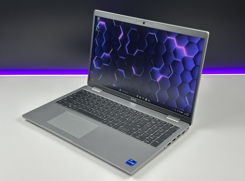 Dell Precision 3560 i7-1185G7, T500 (2GB), ekran 15,6" FHD – mobilna stacja robocza do CAD, projektowania i pracy technicznej z klawiaturą US.