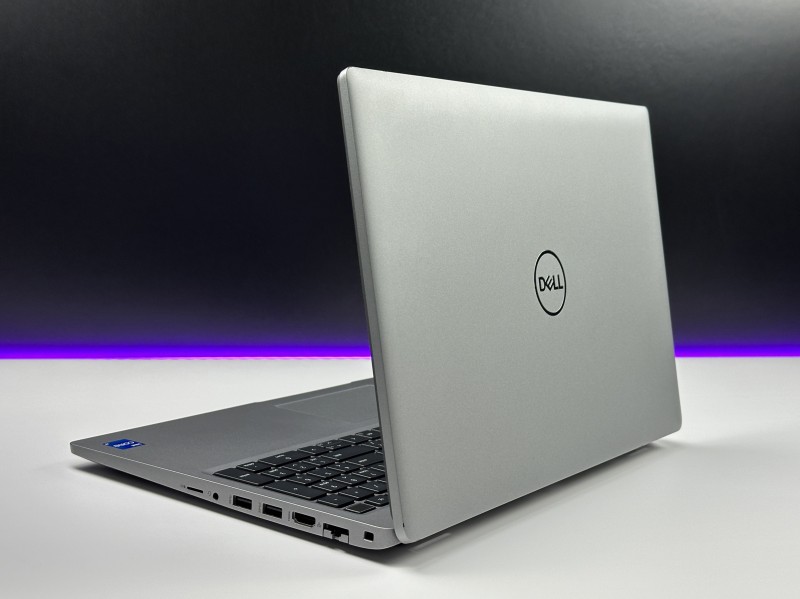 Dell Precision 3560 i7-1185G7, T500 (2GB), ekran 15,6" FHD – mobilna stacja robocza do CAD, projektowania i pracy technicznej z klawiaturą US.
