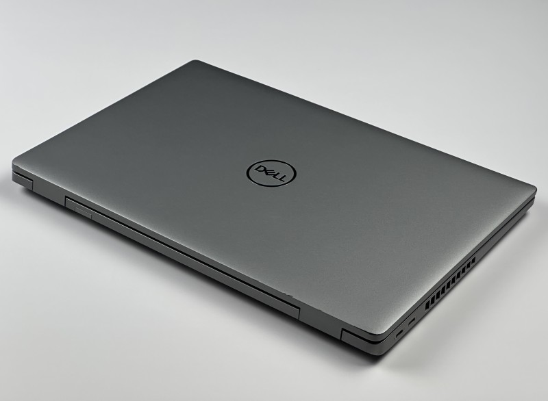 Dell Precision 3560 i7-1185G7, T500 (2GB), ekran 15,6" FHD – mobilna stacja robocza do CAD, projektowania i pracy technicznej z klawiaturą US.