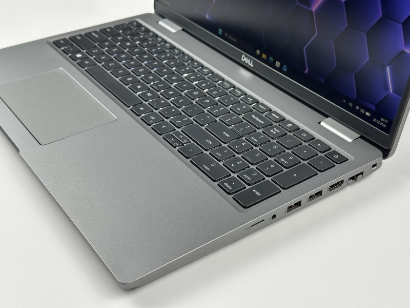 Dell Precision 3571 i5-12600H, T600 (4GB), ekran 15,6" FHD – mobilna stacja robocza do CAD, projektowania i pracy technicznej z klawiaturą US.