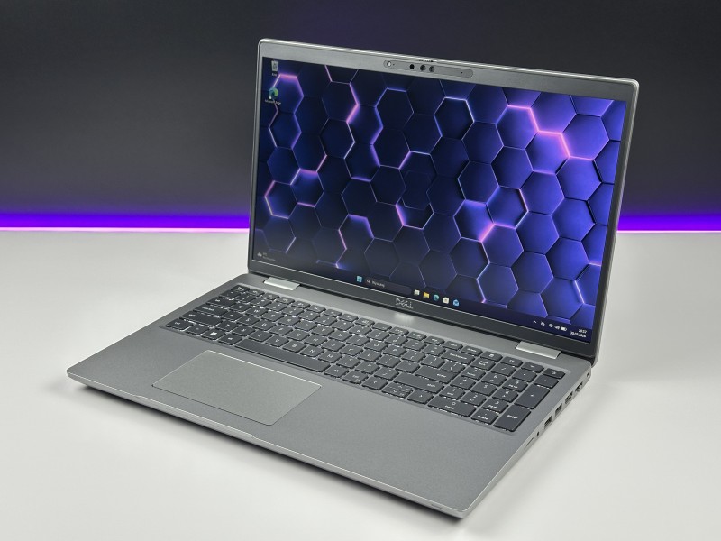 Dell Precision 3571 i5-12600H, T600 (4GB), ekran 15,6" FHD – mobilna stacja robocza do CAD, projektowania i pracy technicznej z klawiaturą US.