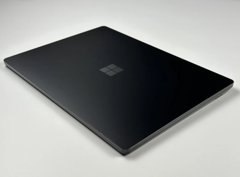 Microsoft Surface Laptop 4 i5-1145G7, 8GB ram / 256GB ssd, 13,5" PixelSense dotykowy – elegancki laptop biznesowy do pracy mobilnej i codziennej.