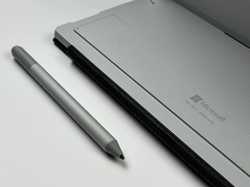 Microsoft Surface Pro 7+ i5-1135G7, 8GB RAM / 256GB SSD, 12,3" PixelSense – lekki laptop 2w1 do pracy mobilnej, notatek i codziennego użytkowania.