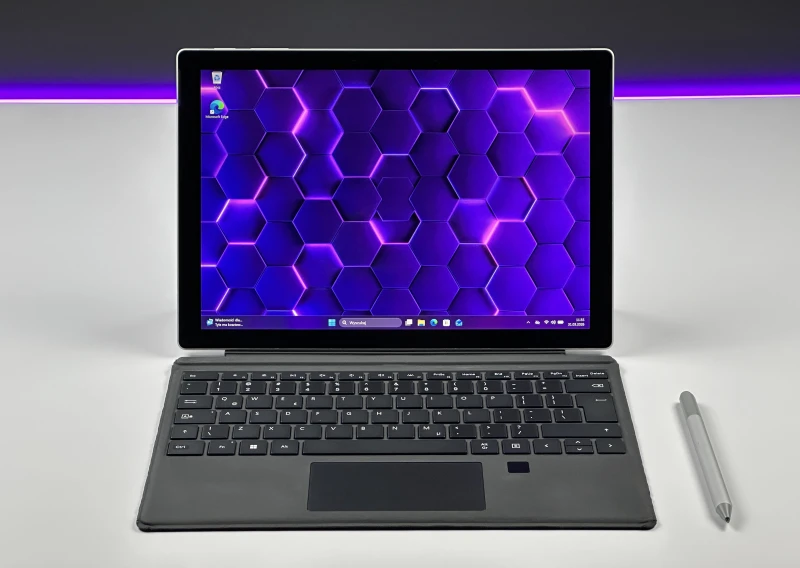 Microsoft Surface Pro 7+ i5-1135G7, 8GB RAM / 256GB SSD, 12,3" PixelSense – lekki laptop 2w1 do pracy mobilnej, notatek i codziennego użytkowania.