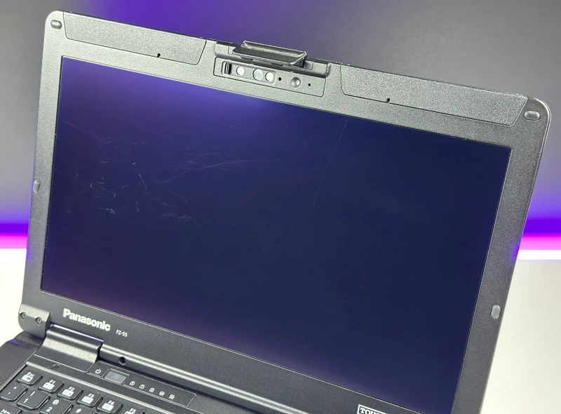 Panasonic Toughbook FZ55-2 i7-1185G7, modem LTE – wytrzymały laptop z podświetlaną klawiaturą RGB do pracy w terenie i wymagających warunkach.