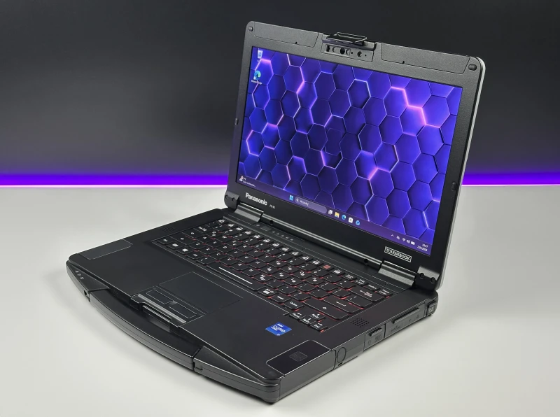 Panasonic Toughbook FZ55-2 i7-1185G7, modem LTE – wytrzymały laptop z podświetlaną klawiaturą RGB do pracy w terenie i wymagających warunkach.