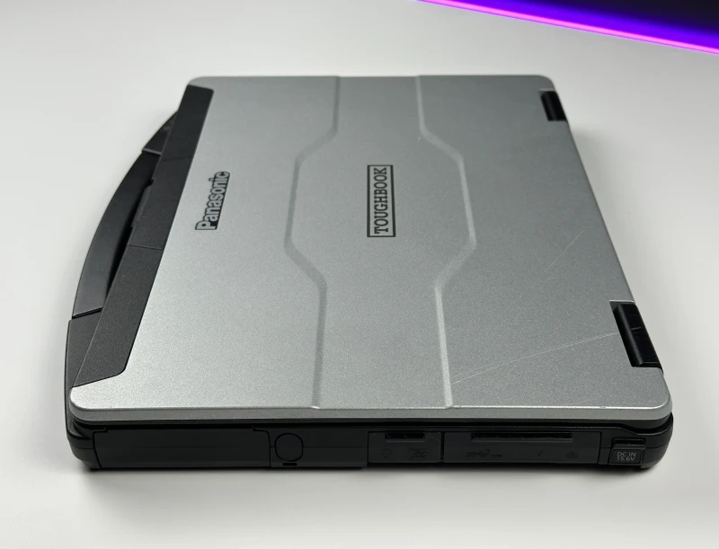 Panasonic Toughbook FZ55-2 i7-1185G7, modem LTE – wytrzymały laptop z podświetlaną klawiaturą RGB do pracy w terenie i wymagających warunkach.