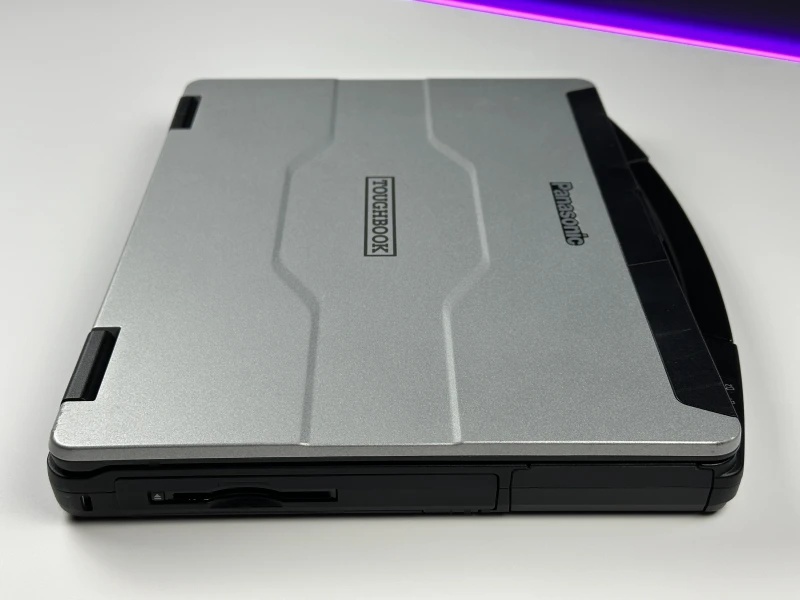 Panasonic Toughbook FZ55-2 i7-1185G7, modem LTE – wytrzymały laptop z podświetlaną klawiaturą RGB do pracy w terenie i wymagających warunkach.