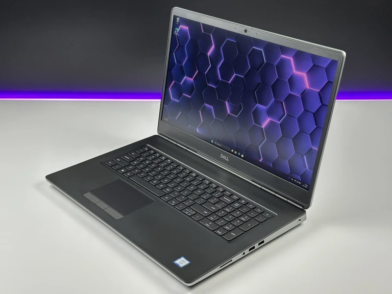 Dell Precision 7750 Xeon W-10855M, 17,3" FHD – mobilna stacja robocza do projektowania, CAD i pracy technicznej z klawiaturą US.