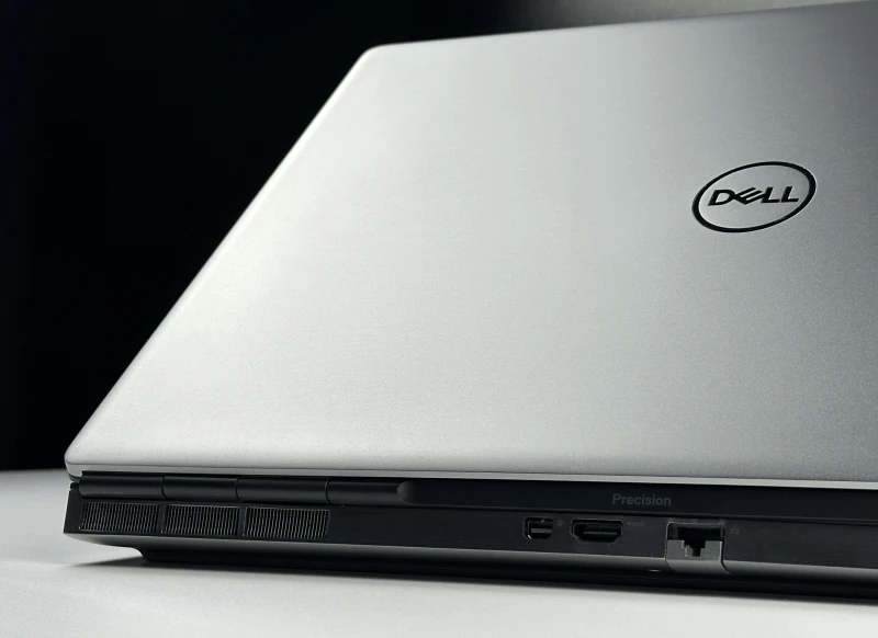 Dell Precision 7760 z i5-11500H i RTX A3000 6GB. Duży ekran 17,3” FHD i profesjonalna grafika zapewniają wydajność do CAD, 3D i pracy projektowej.