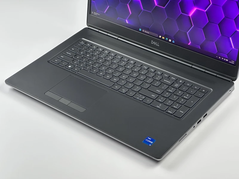 Dell Precision 7760 z i5-11500H i RTX A3000 6GB. Duży ekran 17,3” FHD i profesjonalna grafika zapewniają wydajność do CAD, 3D i pracy projektowej.