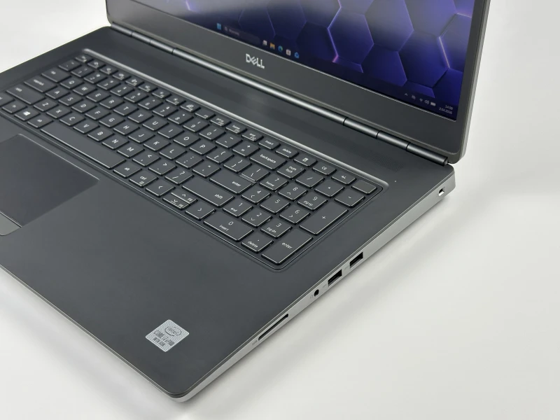 Dell Precision 7750 i7-10850H, Quadro T1000 4GB, 17,3" FHD – mobilna stacja robocza do CAD, grafiki i pracy technicznej z klawiaturą US.