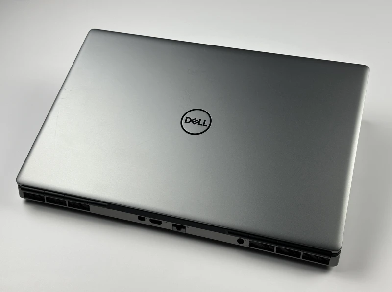 Dell Precision 7750 i7-10850H, Quadro T1000 4GB, 17,3" FHD – mobilna stacja robocza do CAD, grafiki i pracy technicznej z klawiaturą US.