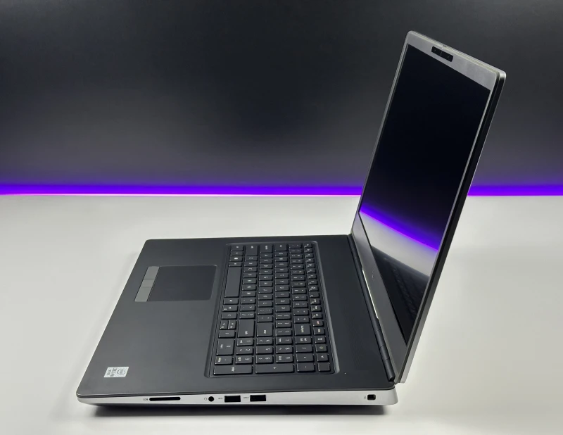 Dell Precision 7750 i7-10850H, Quadro T1000 4GB, 17,3" FHD – mobilna stacja robocza do CAD, grafiki i pracy technicznej z klawiaturą US.
