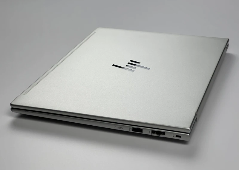 HP Elite mt645 G8 Ryzen 5 7535U, 14" FHD+ – wydajny laptop biznesowy do pracy mobilnej i biurowej z klawiaturą US.