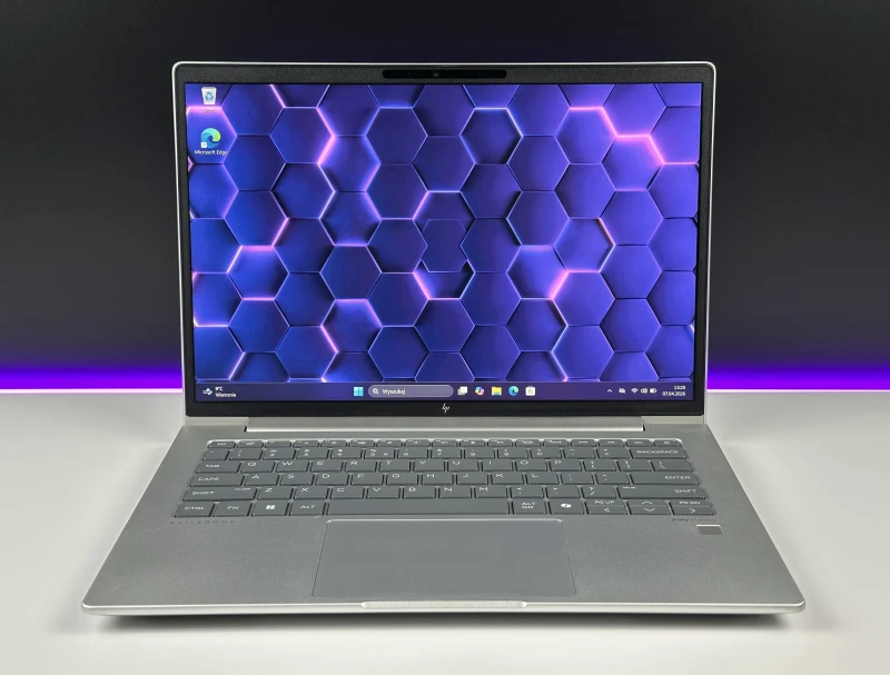 HP Elite mt645 G8 Ryzen 5 7535U, 14" FHD+ – wydajny laptop biznesowy do pracy mobilnej i biurowej z klawiaturą US.