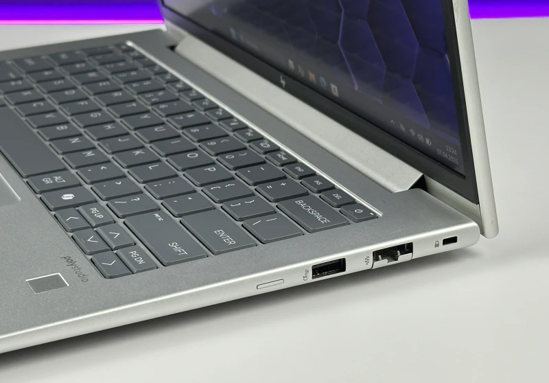 HP Elite mt645 G8 Ryzen 5 7535U, 14" FHD+ – wydajny laptop biznesowy do pracy mobilnej i biurowej z klawiaturą US.