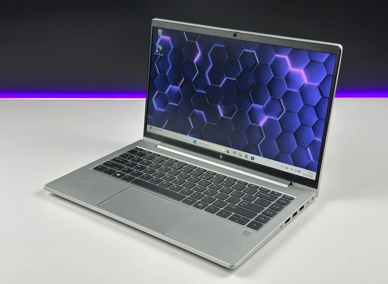HP Elite mt645 G7 Ryzen 5 5625U, 14" FHD – biznesowy laptop do pracy mobilnej i biurowej z klawiaturą US i wysoką wydajnością.