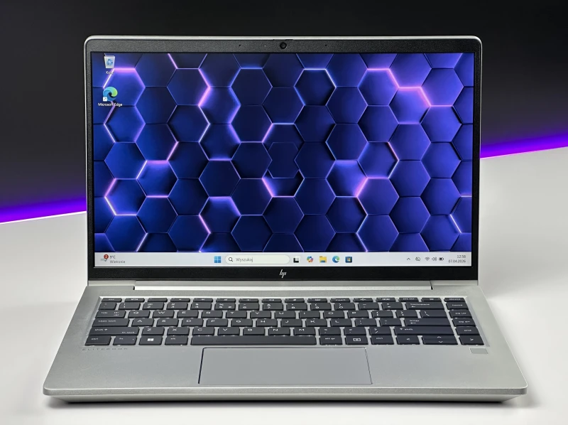 HP Elite mt645 G7 Ryzen 5 5625U, 14" FHD – biznesowy laptop do pracy mobilnej i biurowej z klawiaturą US i wysoką wydajnością. HP Elite mt645 G7 Ryzen 5 5625U, 14" FHD – biznesowy laptop do pracy mobilnej i biurowej z klawiaturą US i wysoką wydajnością.