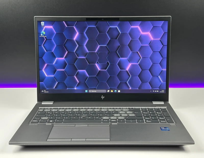 HP ZBook Fury 15 G8 Xeon W-11955M, RTX A3000 (6GB), ekran 15,6" FHD – mobilna stacja robocza do CAD, 3D i zaawansowanych projektów.