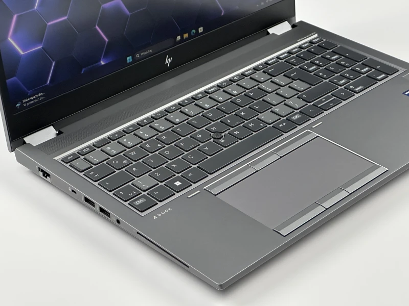 HP ZBook Fury 15 G8 Xeon W-11955M, RTX A3000 (6GB), ekran 15,6" FHD – mobilna stacja robocza do CAD, 3D i zaawansowanych projektów.