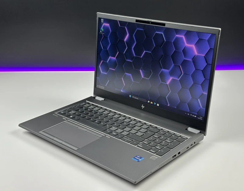 HP ZBook Fury 15 G8 Xeon W-11955M, RTX A3000 (6GB), ekran 15,6" FHD – mobilna stacja robocza do CAD, 3D i zaawansowanych projektów.