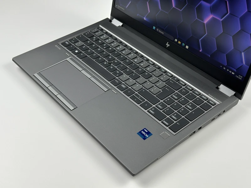 HP ZBook Fury 15 G8 Xeon W-11955M, RTX A3000 (6GB), ekran 15,6" FHD – mobilna stacja robocza do CAD, 3D i zaawansowanych projektów.
