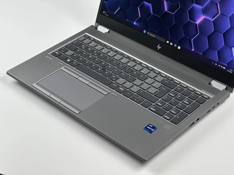 HP ZBook Fury 15 G8 Xeon W-11955M, RTX A3000 (6GB), ekran 15,6" FHD – mobilna stacja robocza do CAD, 3D i zaawansowanych projektów.