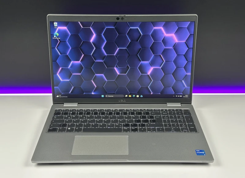 Dell Latitude 5520 i5-1135G7, 15,6" FHD – biznesowy laptop do pracy biurowej i mobilnej, zapewniający stabilność i komfort użytkowania.