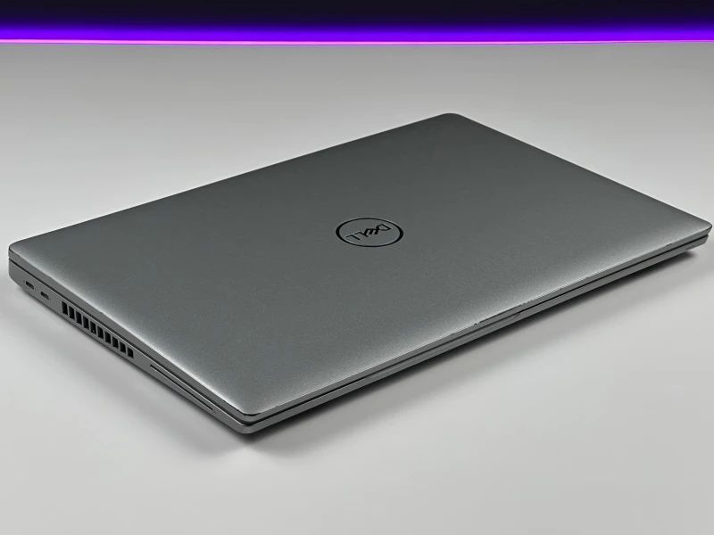 Dell Latitude 5520 i5-1135G7, 15,6" FHD – biznesowy laptop do pracy biurowej i mobilnej, zapewniający stabilność i komfort użytkowania.