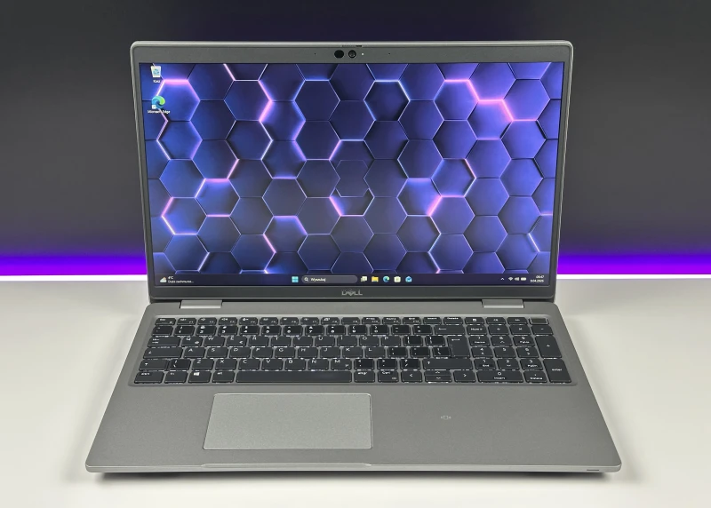 Dell Latitude 5520 i5-1135G7, 15,6" FHD – biznesowy laptop do pracy biurowej i mobilnej, zapewniający stabilność i komfort użytkowania.