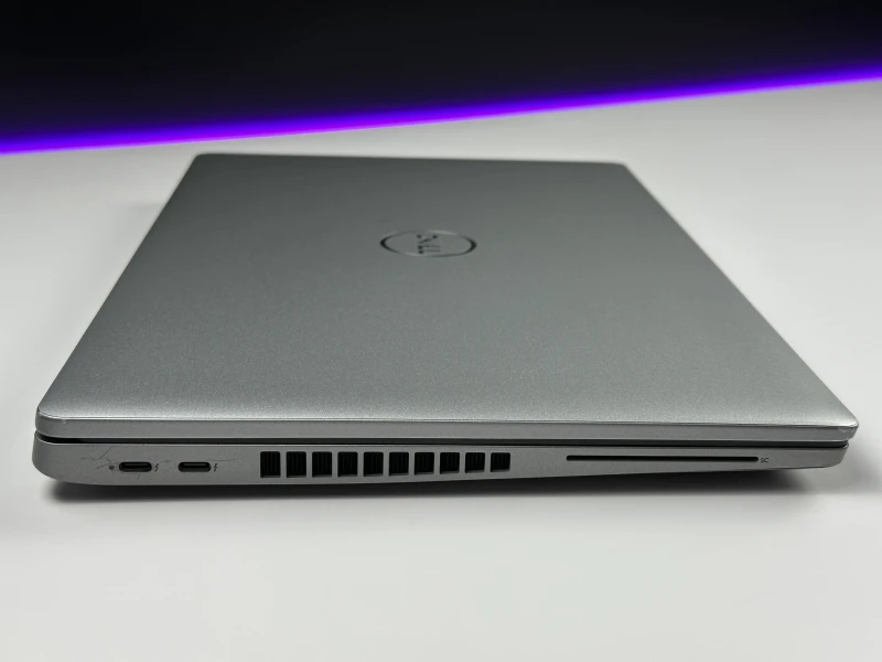 Dell Latitude 5520 i7-1185G7, MX450 2GB, 15,6" FHD oraz MODEM LTE – biznesowy laptop z czytnikiem Smart Card i linii papilarnych do pracy mobilnej.