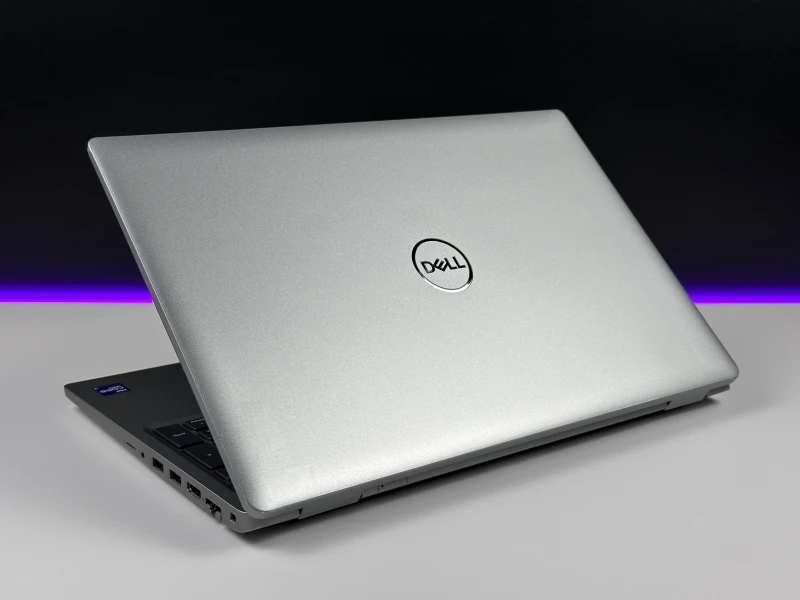 Dell Latitude 5520 i7-1185G7, MX450 2GB, 15,6" FHD oraz MODEM LTE – biznesowy laptop z czytnikiem Smart Card i linii papilarnych do pracy mobilnej.