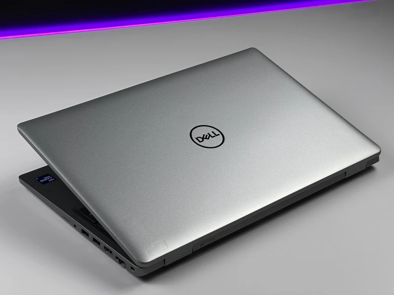 Dell Latitude 5520 i7-1185G7, MX450 2GB, 15,6" FHD oraz MODEM LTE – biznesowy laptop z czytnikiem Smart Card i linii papilarnych do pracy mobilnej.