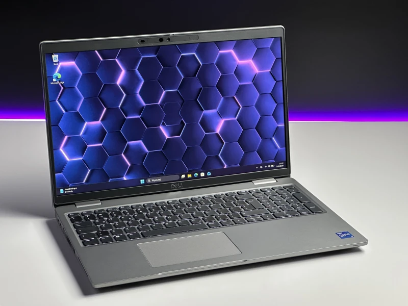 Dell Latitude 5520 i7-1185G7, MX450 2GB, 15,6" FHD oraz MODEM LTE – biznesowy laptop z czytnikiem Smart Card i linii papilarnych do pracy mobilnej.