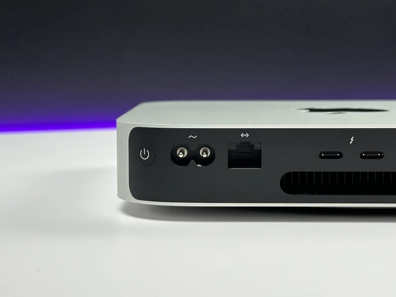 Apple Mac mini A2348 M1 8C CPU/GPU, 8GB/256GB, Wi-Fi – kompaktowy komputer do pracy biurowej, kreatywnej i codziennego użytkowania.