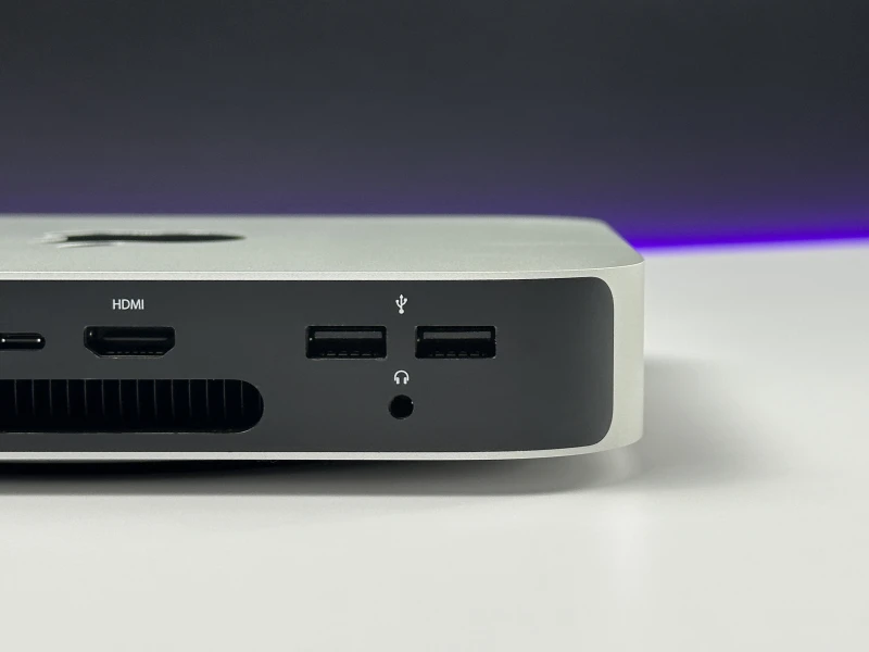 Apple Mac mini A2348 M1 8C CPU/GPU, 8GB/256GB, Wi-Fi – kompaktowy komputer do pracy biurowej, kreatywnej i codziennego użytkowania.