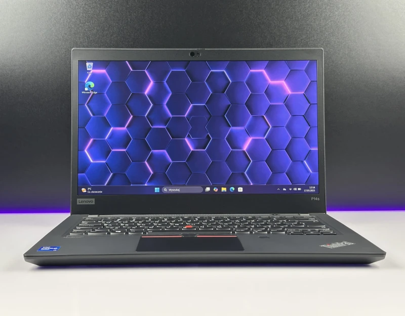 Lenovo ThinkPad P14s Gen 2 – i7-1165G7, FHD i grafika T500. Wydajność i mobilność klasy premium, stworzone dla profesjonalistów.