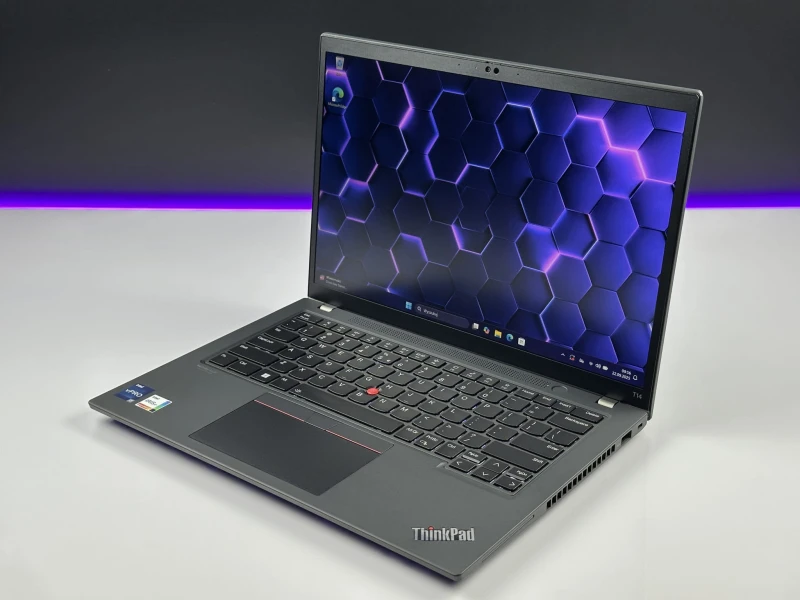 Lenovo ThinkPad T14 Gen 3 z i7-1270P, matrycą FHD+ i klawiaturą US (PL) – elegancja i moc w kompaktowej formie do pracy i zadań kreatywnych.