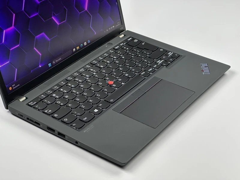 Lenovo ThinkPad X13 Gen 2 i7-1165G7, 16GB LPDDR4, FHD+, modem LTE – ultralekki laptop biznesowy z czytnikiem linii papilarnych do pracy mobilnej.