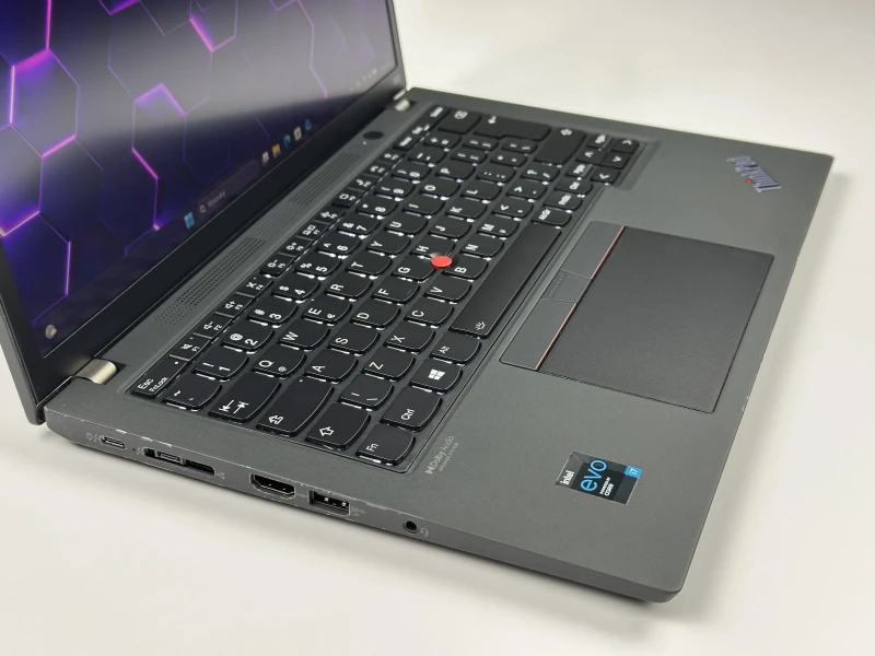 Lenovo ThinkPad X13 Gen 2 i7-1165G7, 16GB LPDDR4, FHD+, modem LTE – ultralekki laptop biznesowy z czytnikiem linii papilarnych do pracy mobilnej.