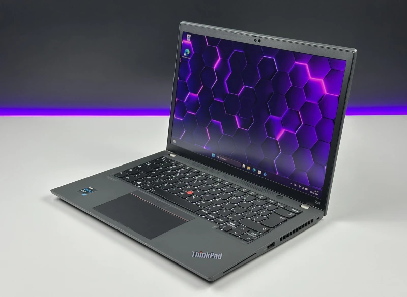 Lenovo ThinkPad X13 Gen 2 i7-1165G7, 16GB LPDDR4, FHD+, modem LTE – ultralekki laptop biznesowy z czytnikiem linii papilarnych do pracy mobilnej.