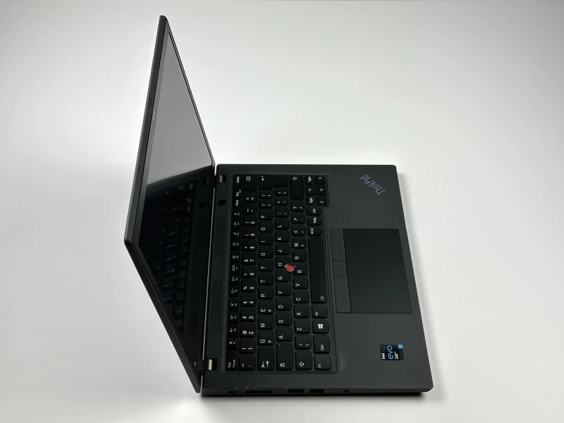 Lenovo ThinkPad X13 Gen 2 i7-1165G7, 16GB LPDDR4, FHD+, modem LTE – ultralekki laptop biznesowy z czytnikiem linii papilarnych do pracy mobilnej.